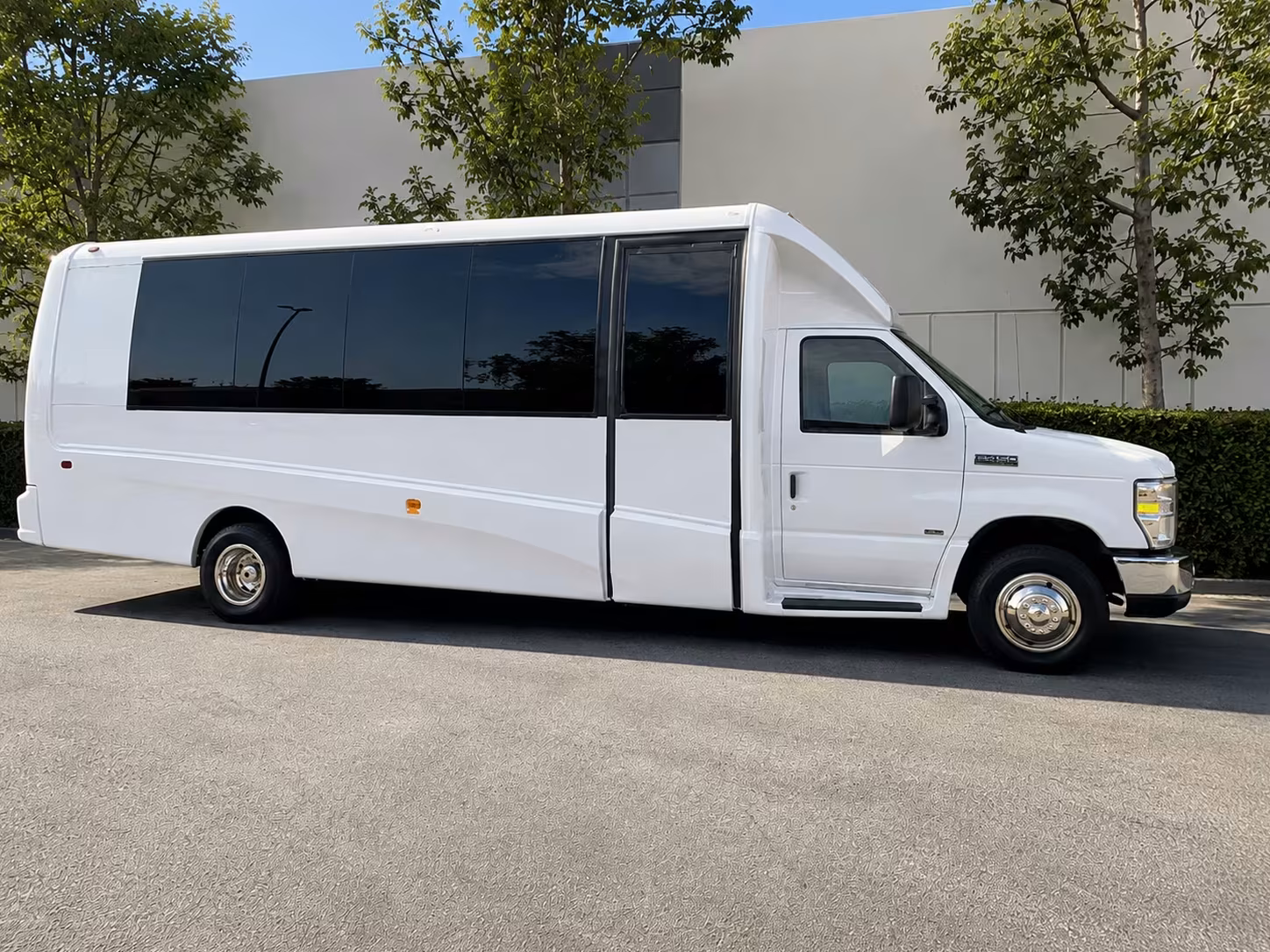 kent 20 passenger minibus rental